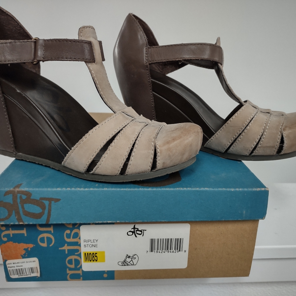 Otbt Ripley Wedge, size 8.5, Stone color